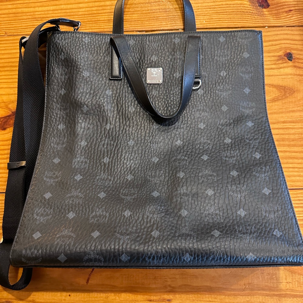 MCM Tote size Large in Black